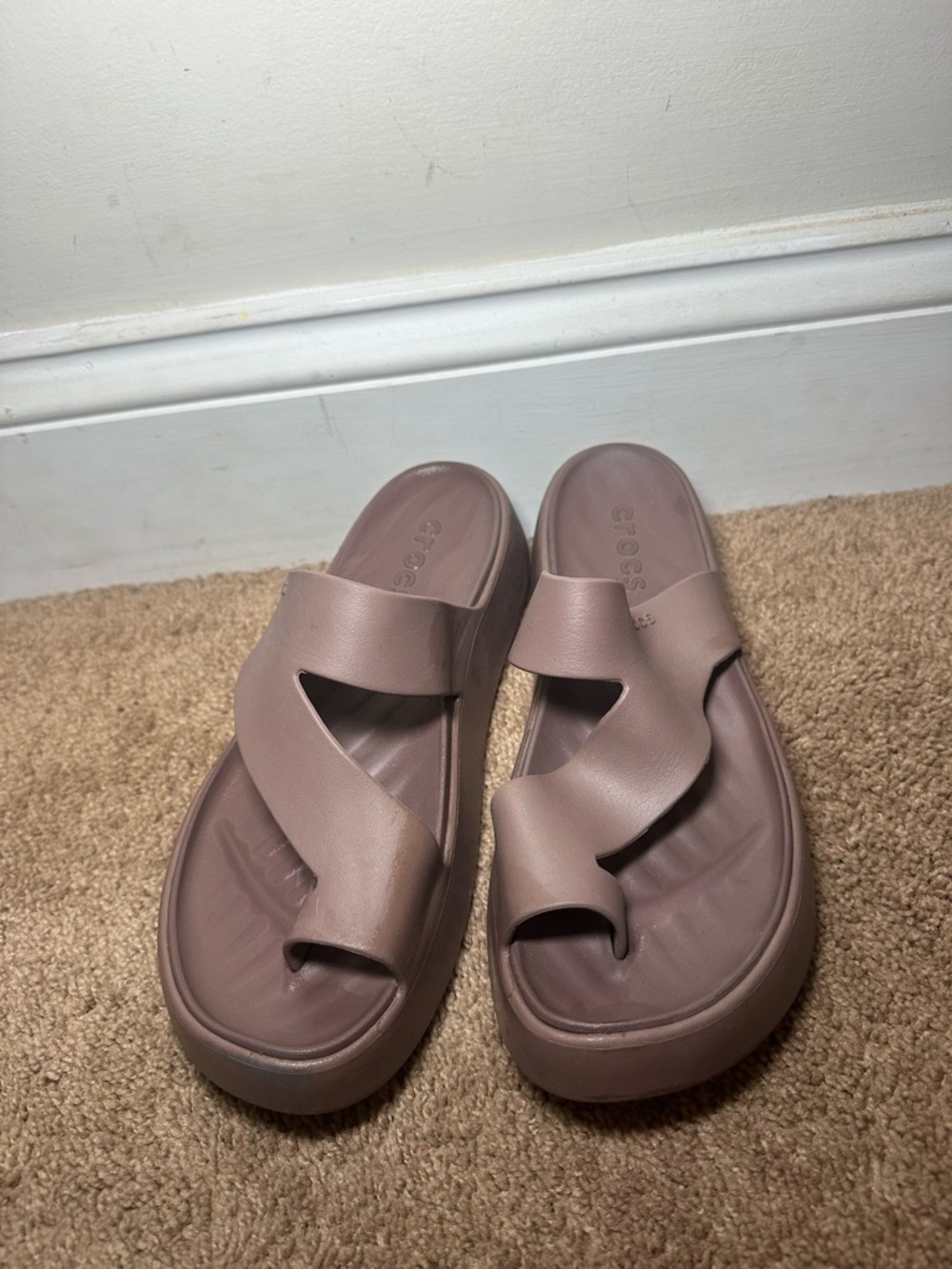 Crocs Getaway Platform Toe Loop Sandals Slides In Truffle Women Size 8